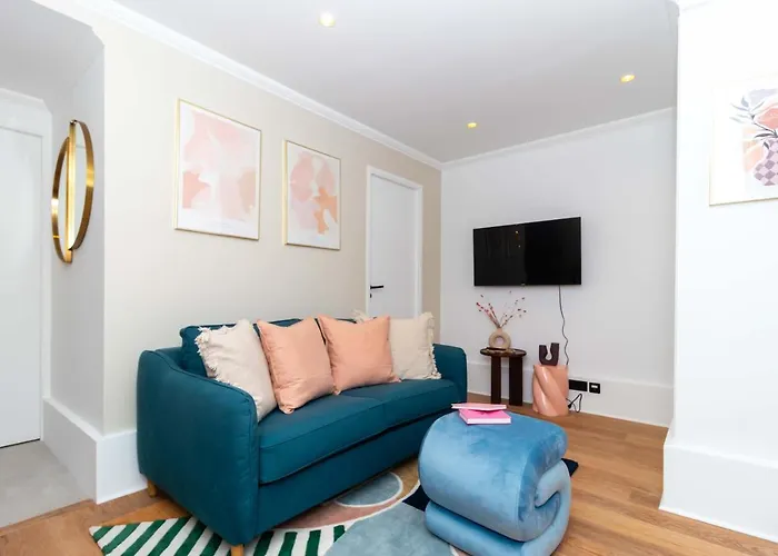 Center Of Le Marais By Prestige Paris